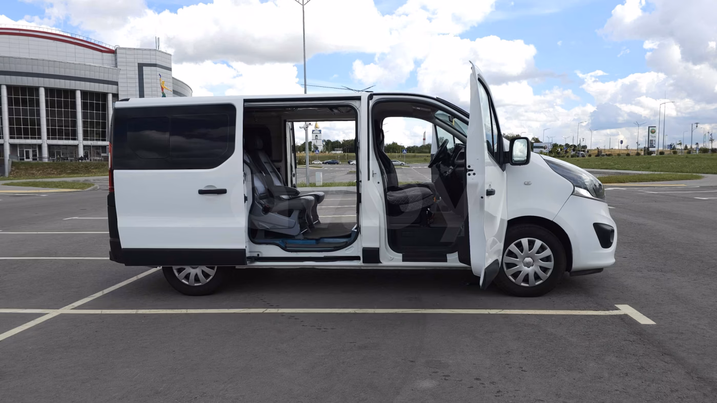 Opel Vivaro фото 8