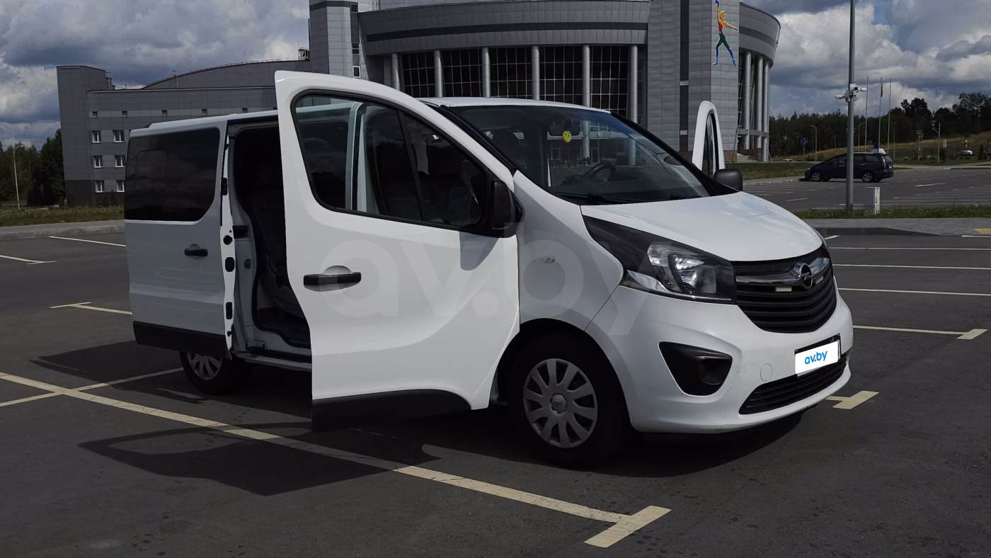 Opel Vivaro фото 11