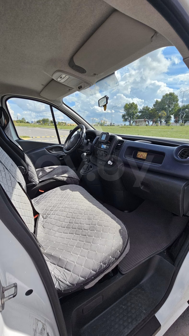 Opel Vivaro фото 17