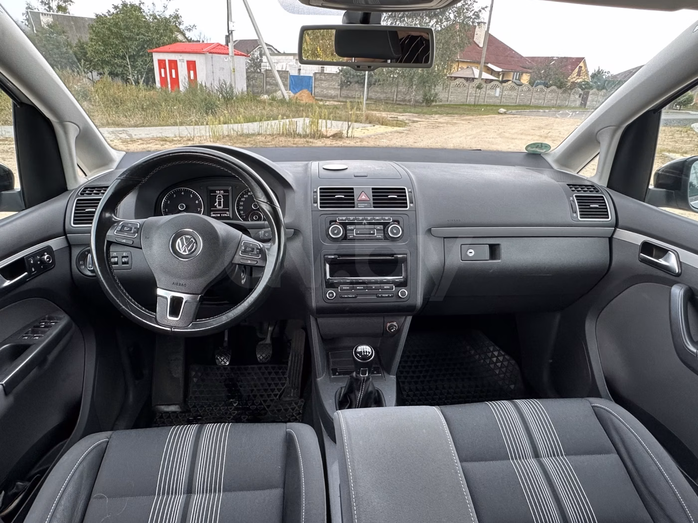 Volkswagen Touran фото 12
