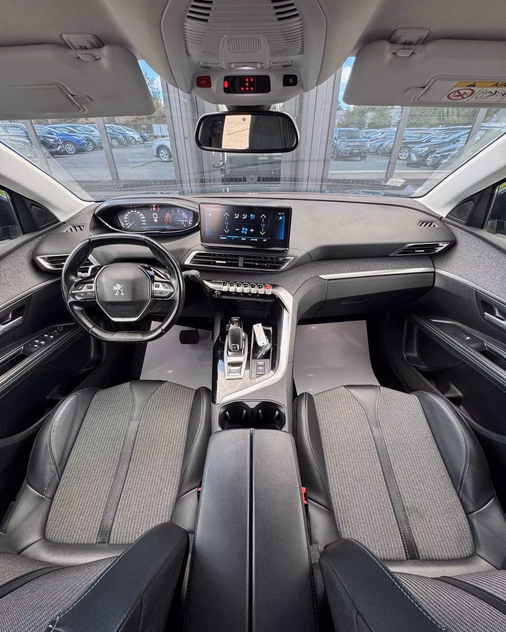 Peugeot 5008 фото 9