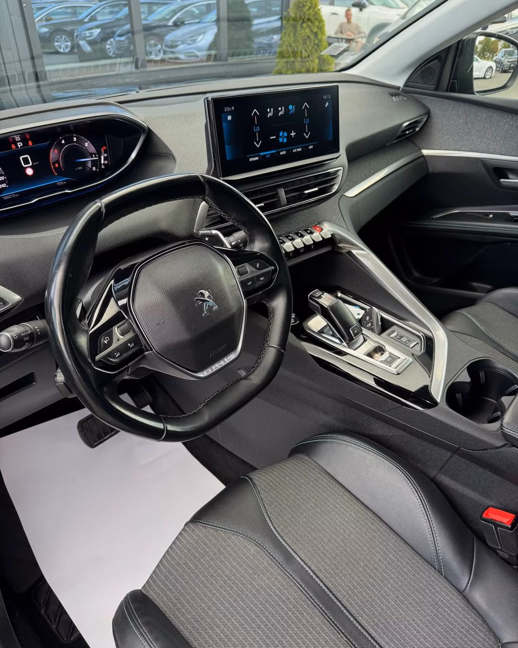 Peugeot 5008 фото 10