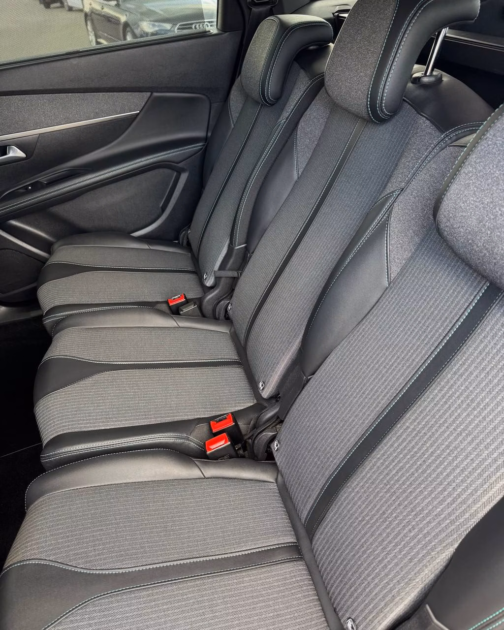 Peugeot 5008 фото 13