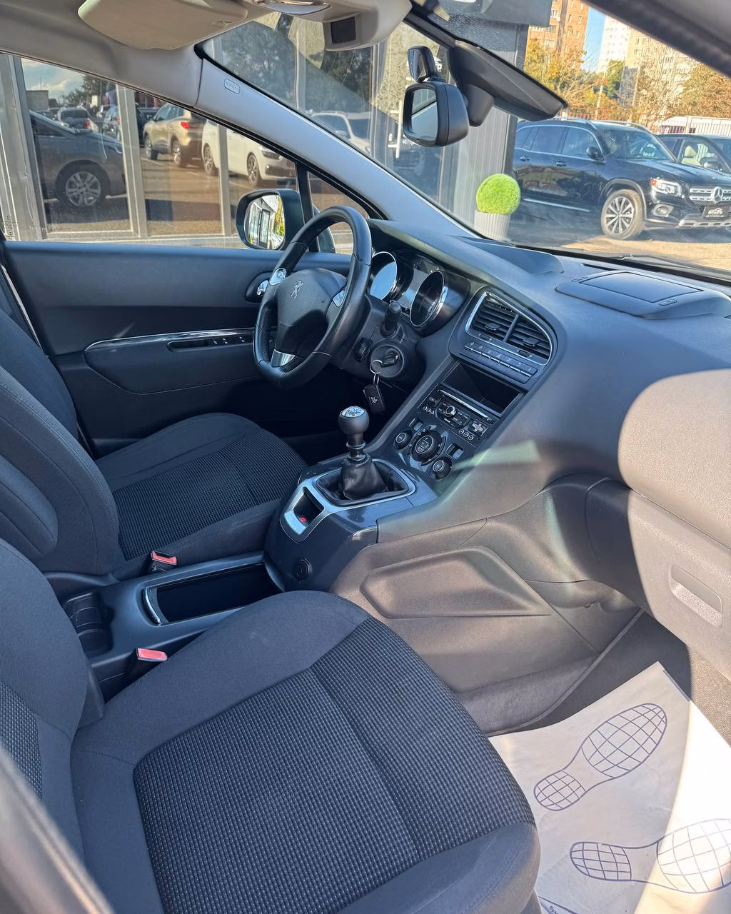 Peugeot 5008 фото 13