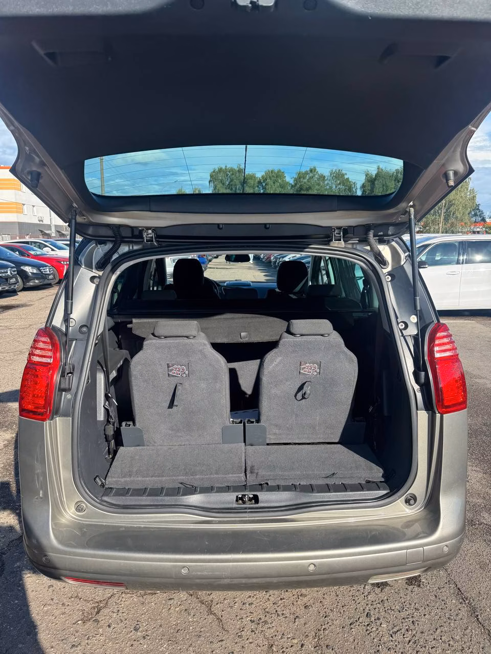 Peugeot 5008 фото 14