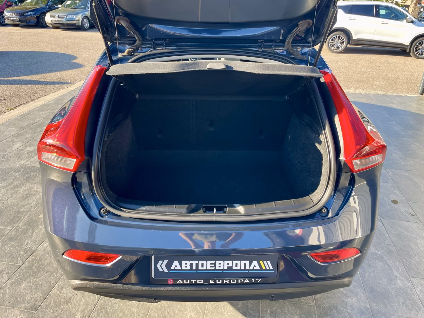 Volvo V40 фото 9