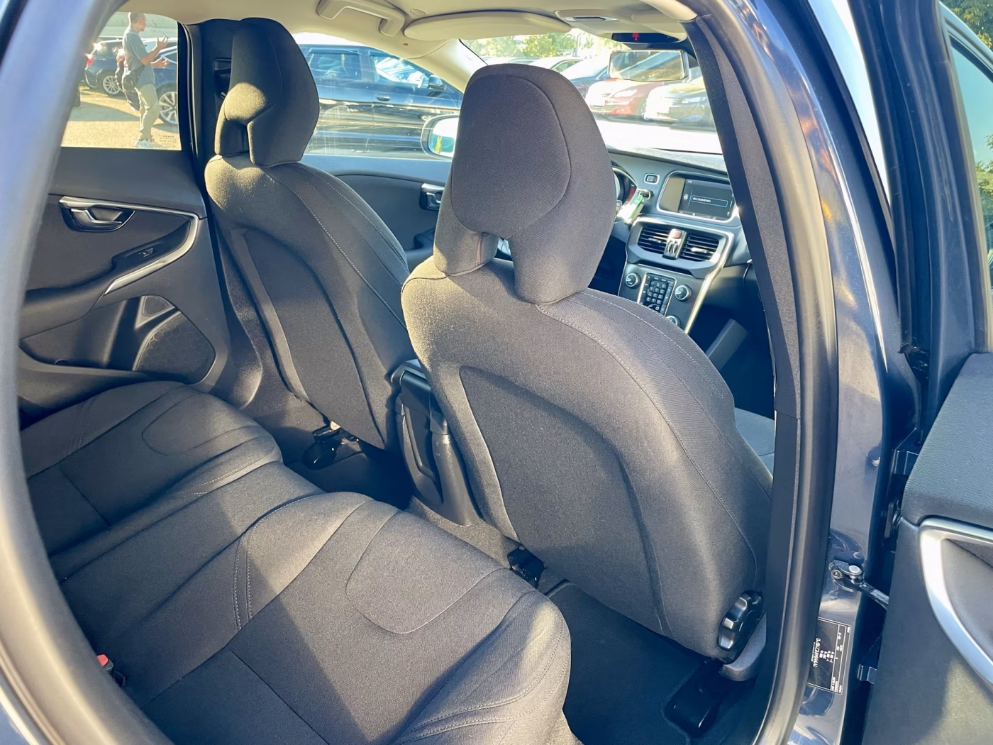 Volvo V40 фото 18