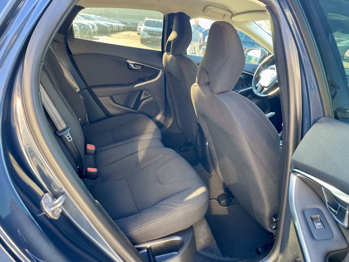 Volvo V40 фото 15