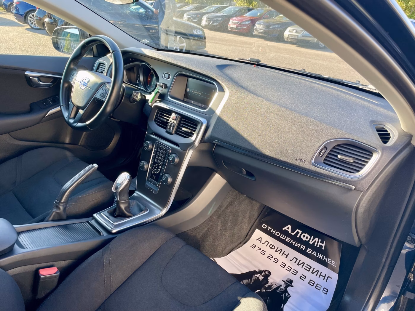 Volvo V40 фото 27