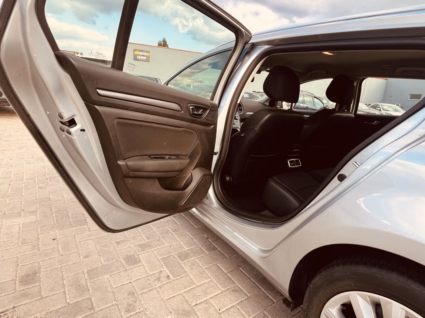 Renault Megane фото 17