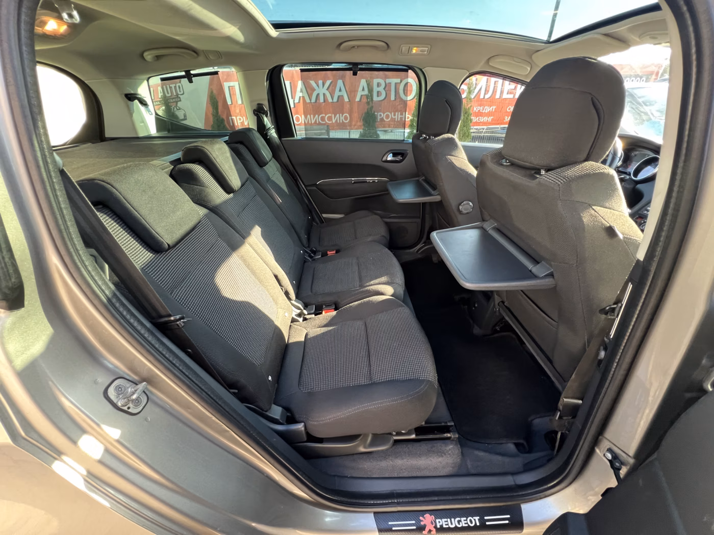 Peugeot 5008 фото 19