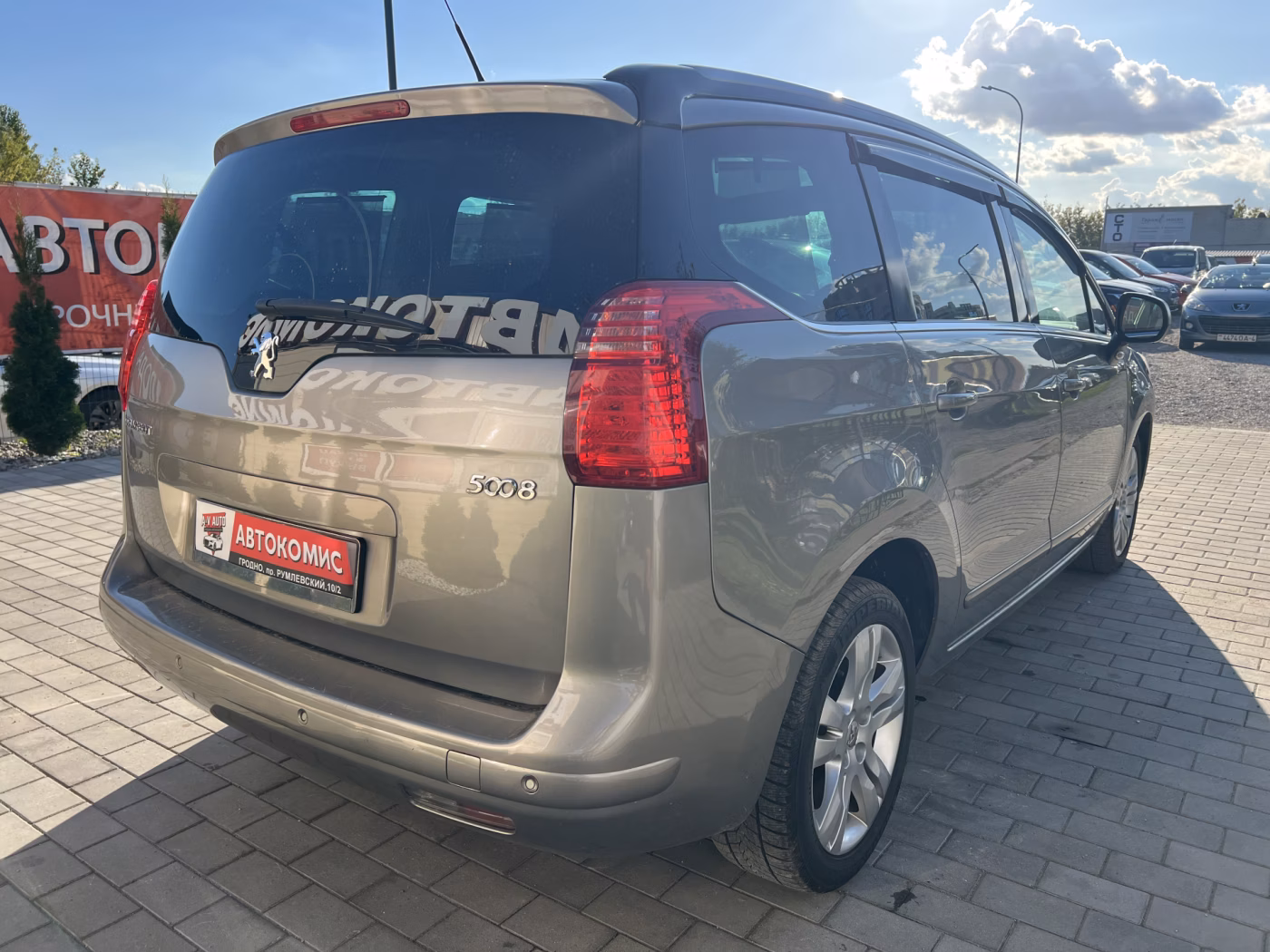 Peugeot 5008 фото 4