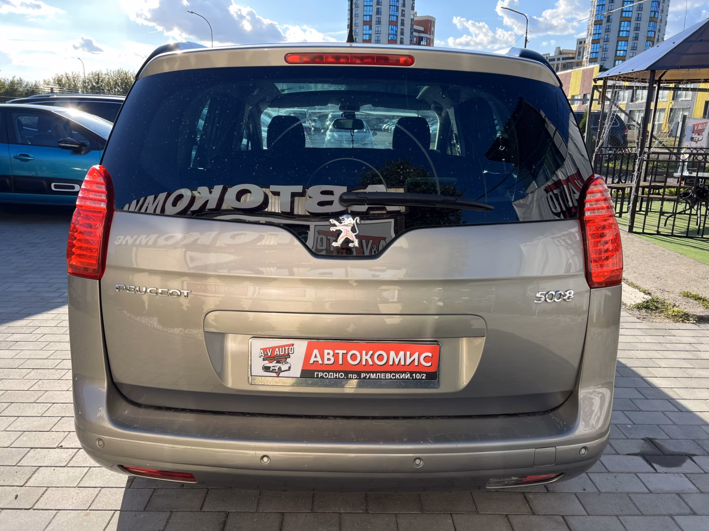 Peugeot 5008 фото 8