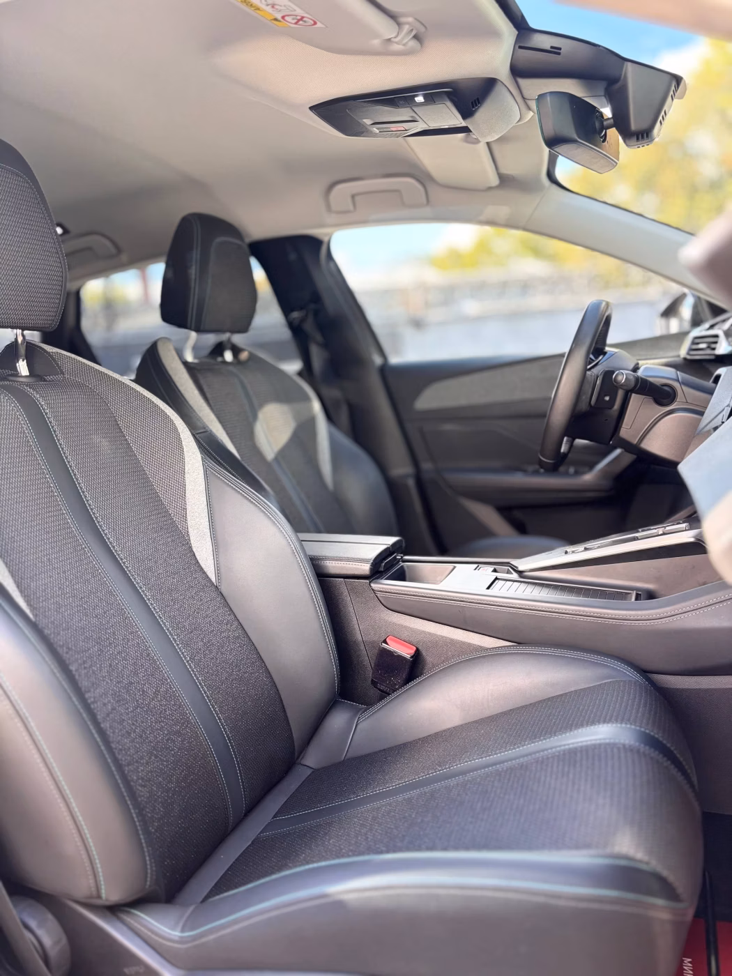 Peugeot 308 фото 11