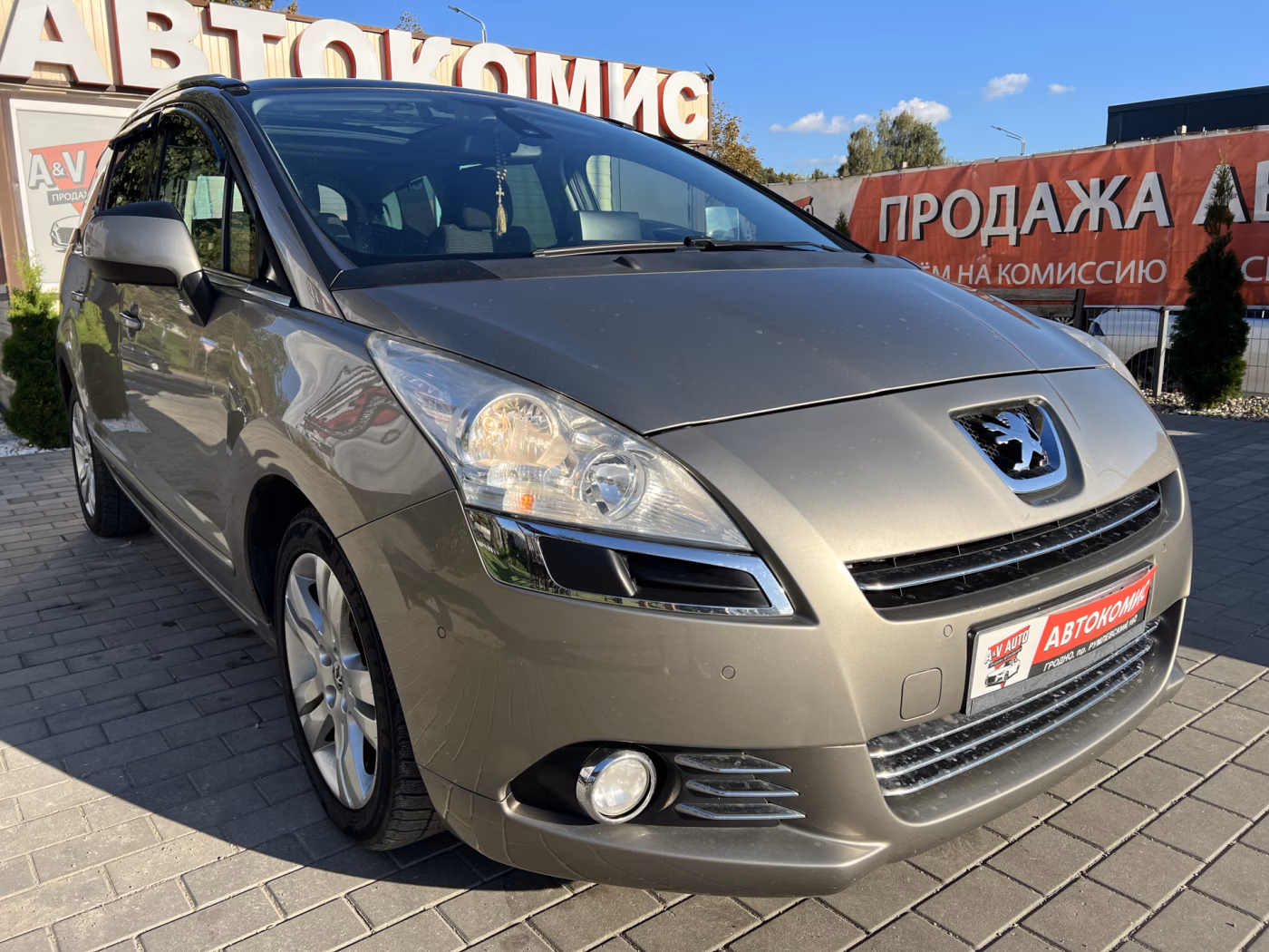 Peugeot 5008 фото 2