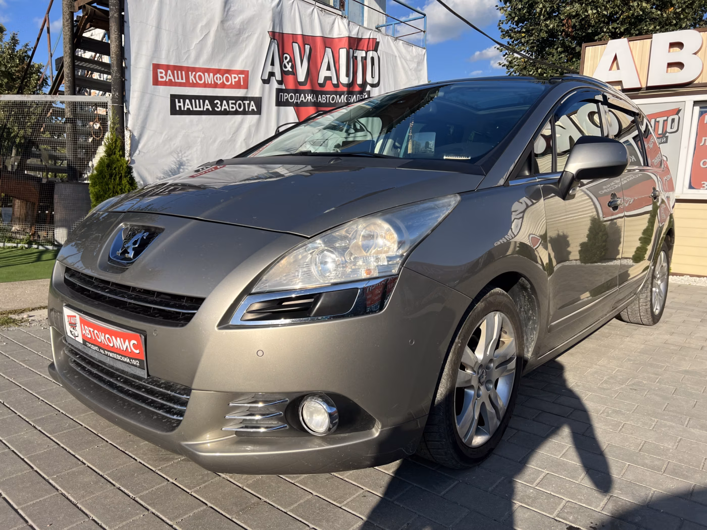 Peugeot 5008 фото 9