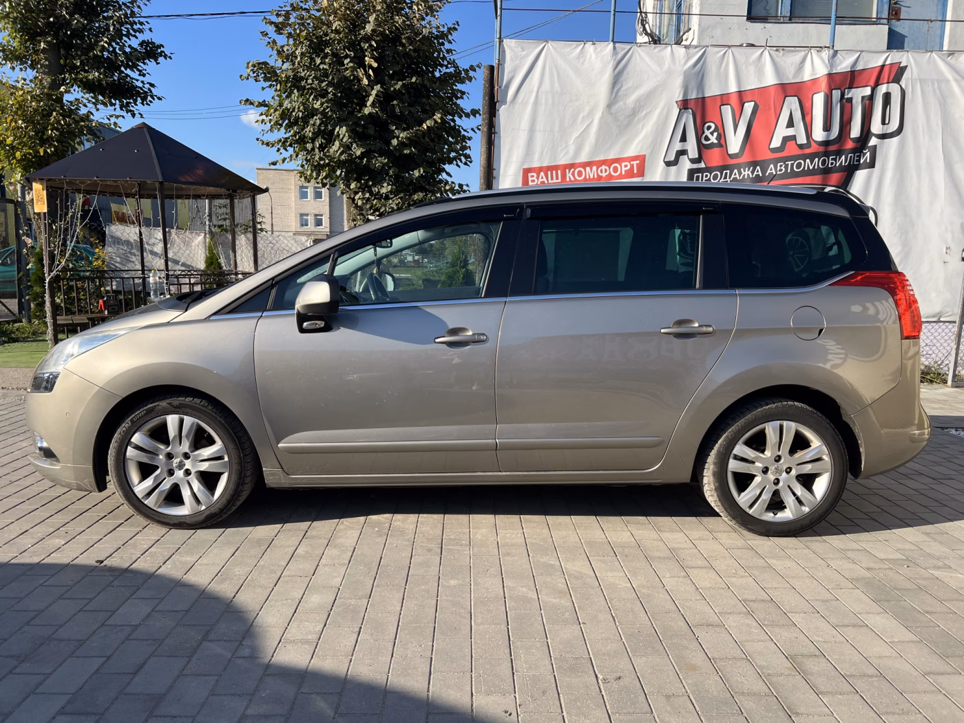 Peugeot 5008 фото 5