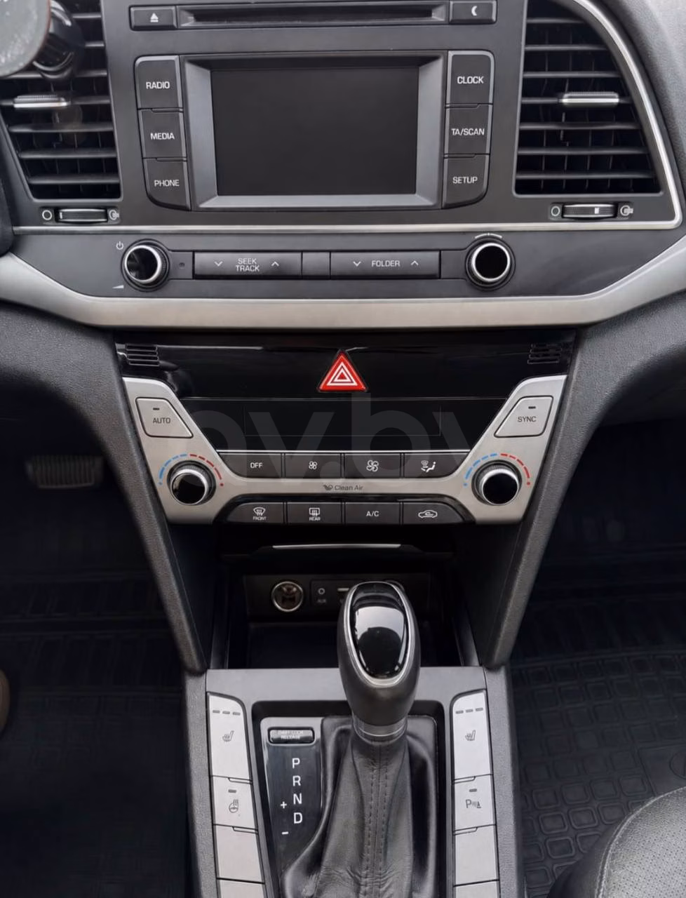 Hyundai Elantra фото 6