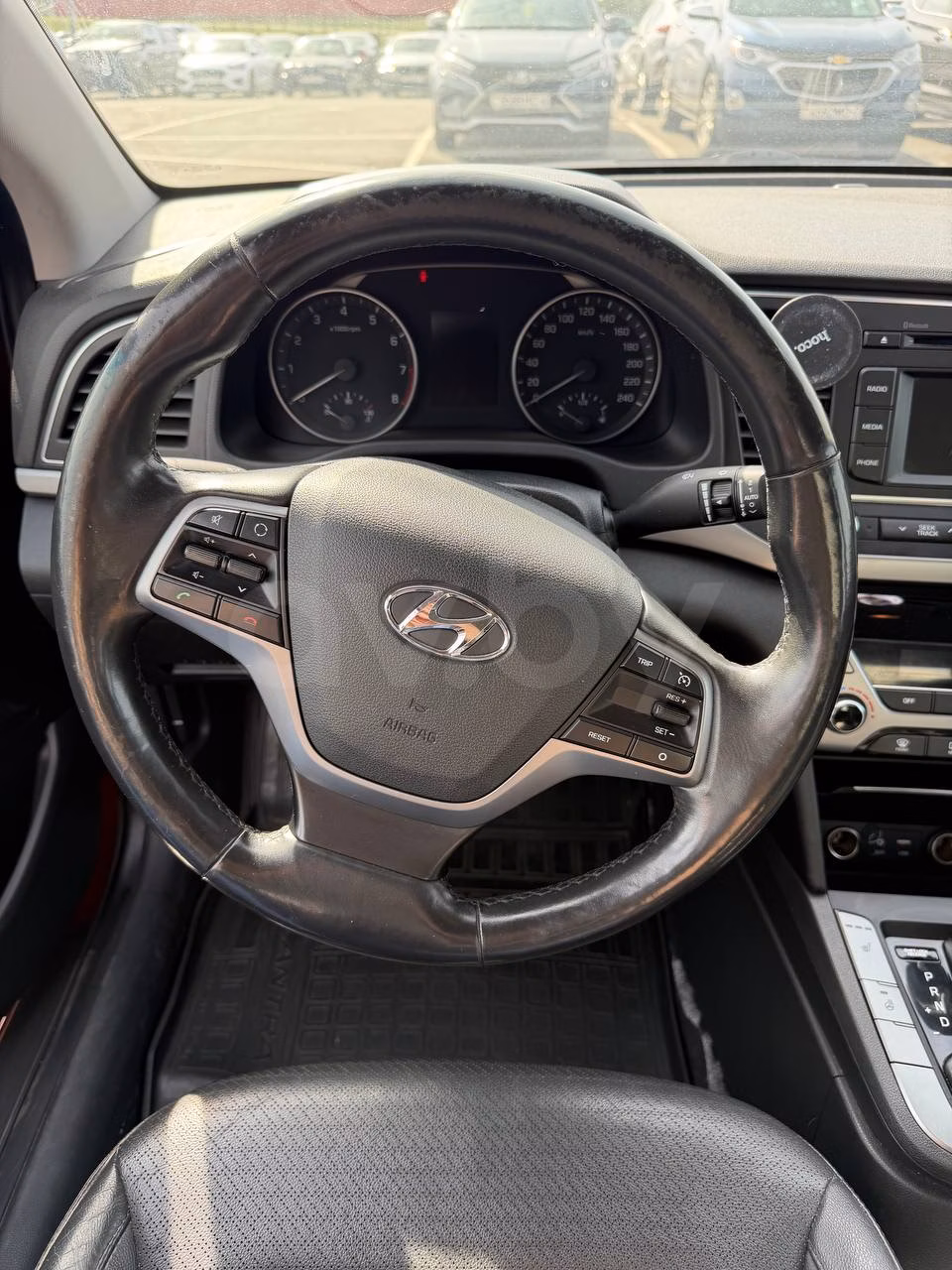 Hyundai Elantra фото 7