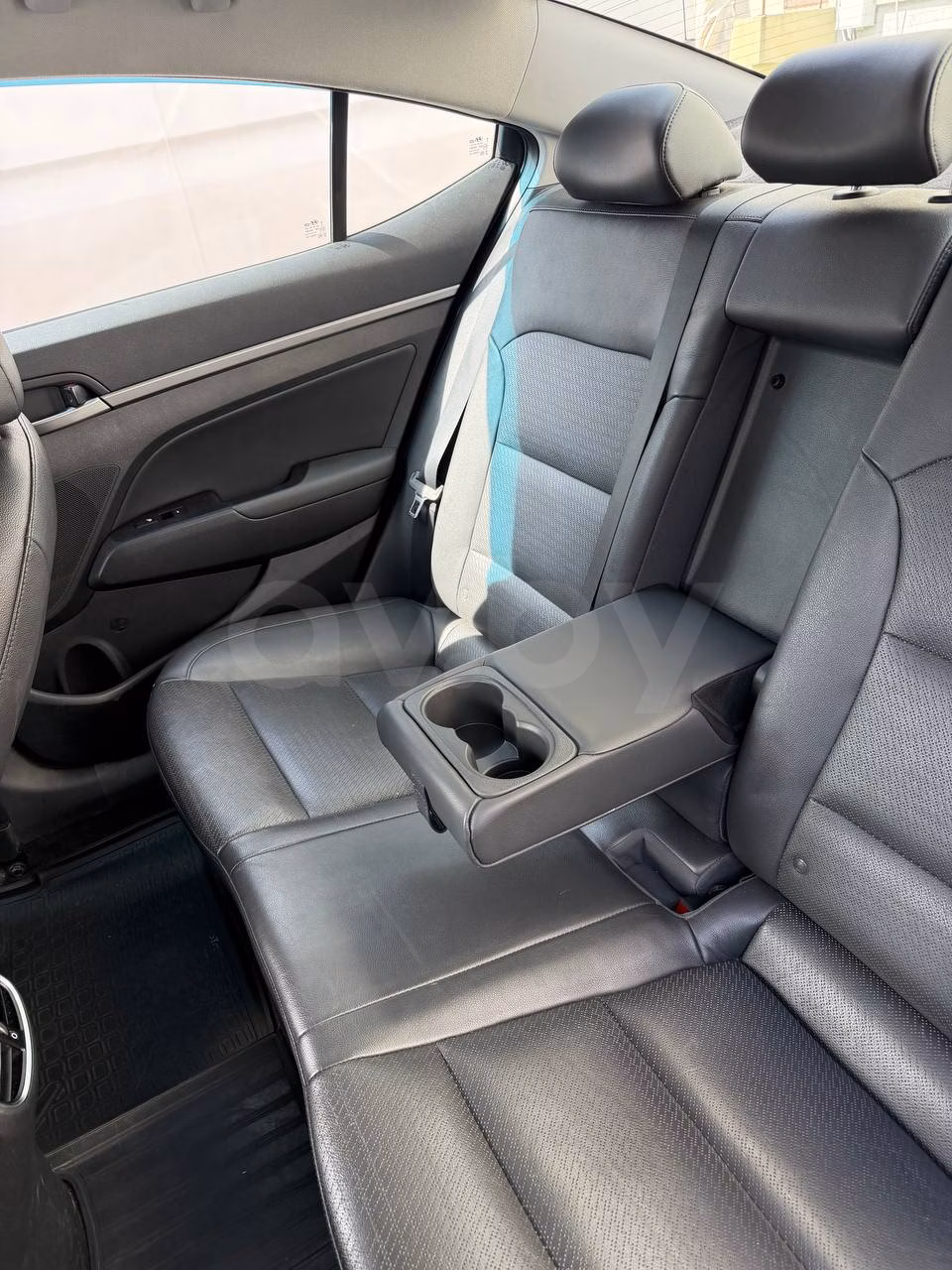 Hyundai Elantra фото 8