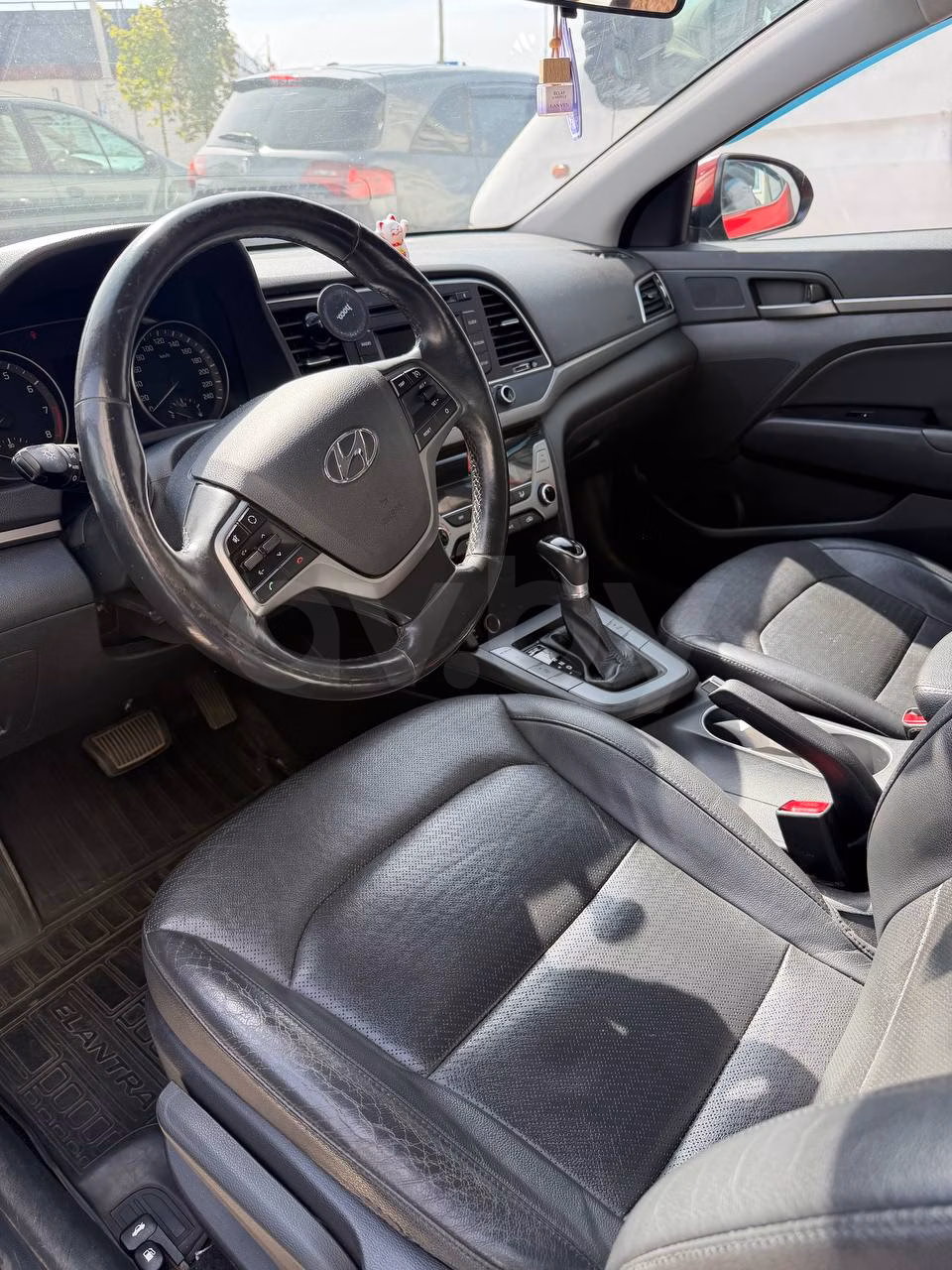 Hyundai Elantra фото 5