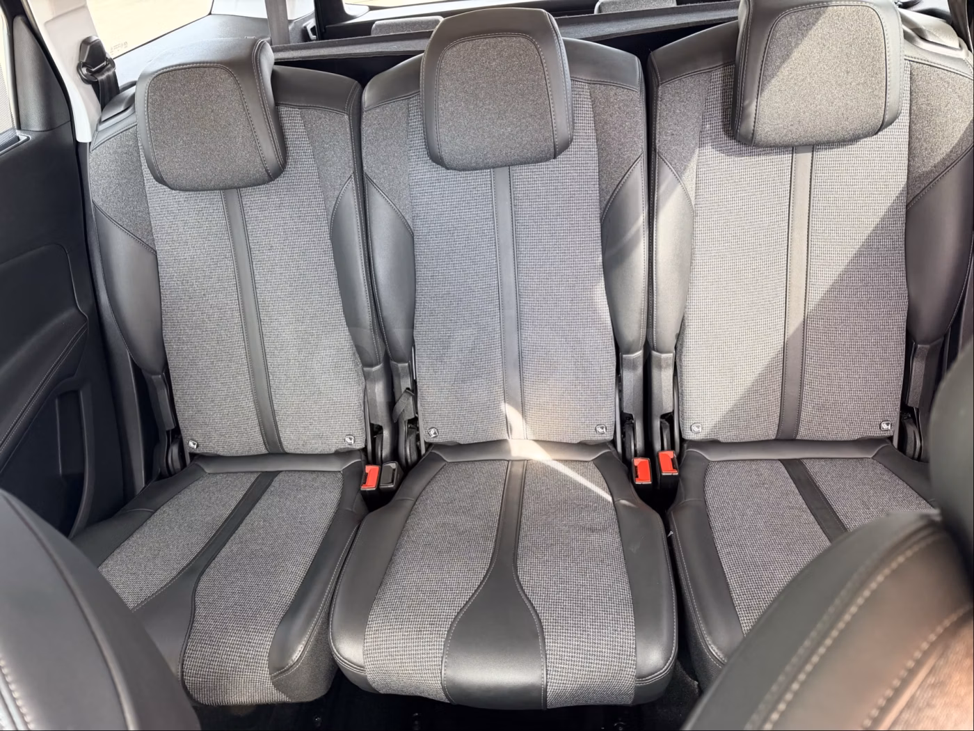 Peugeot 5008 фото 17