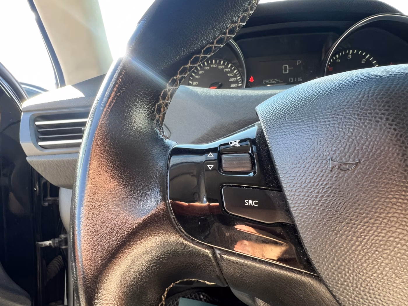 Peugeot 308 фото 25