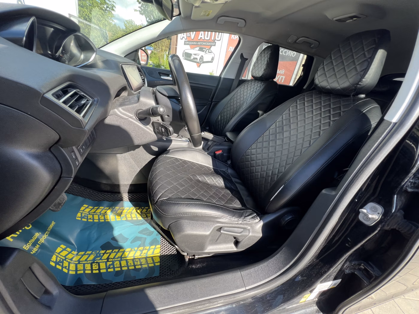 Peugeot 308 фото 14