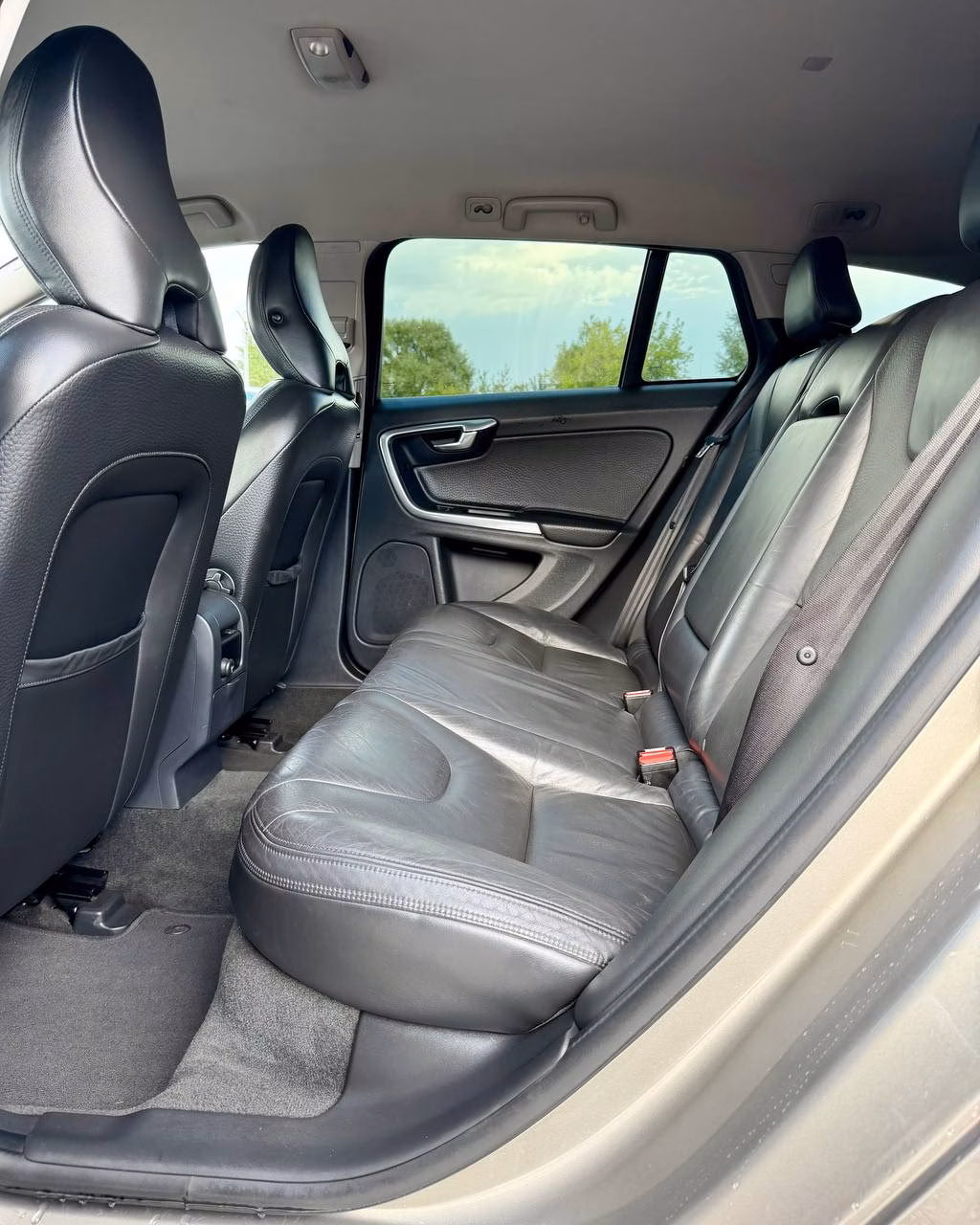 Volvo V60 фото 11
