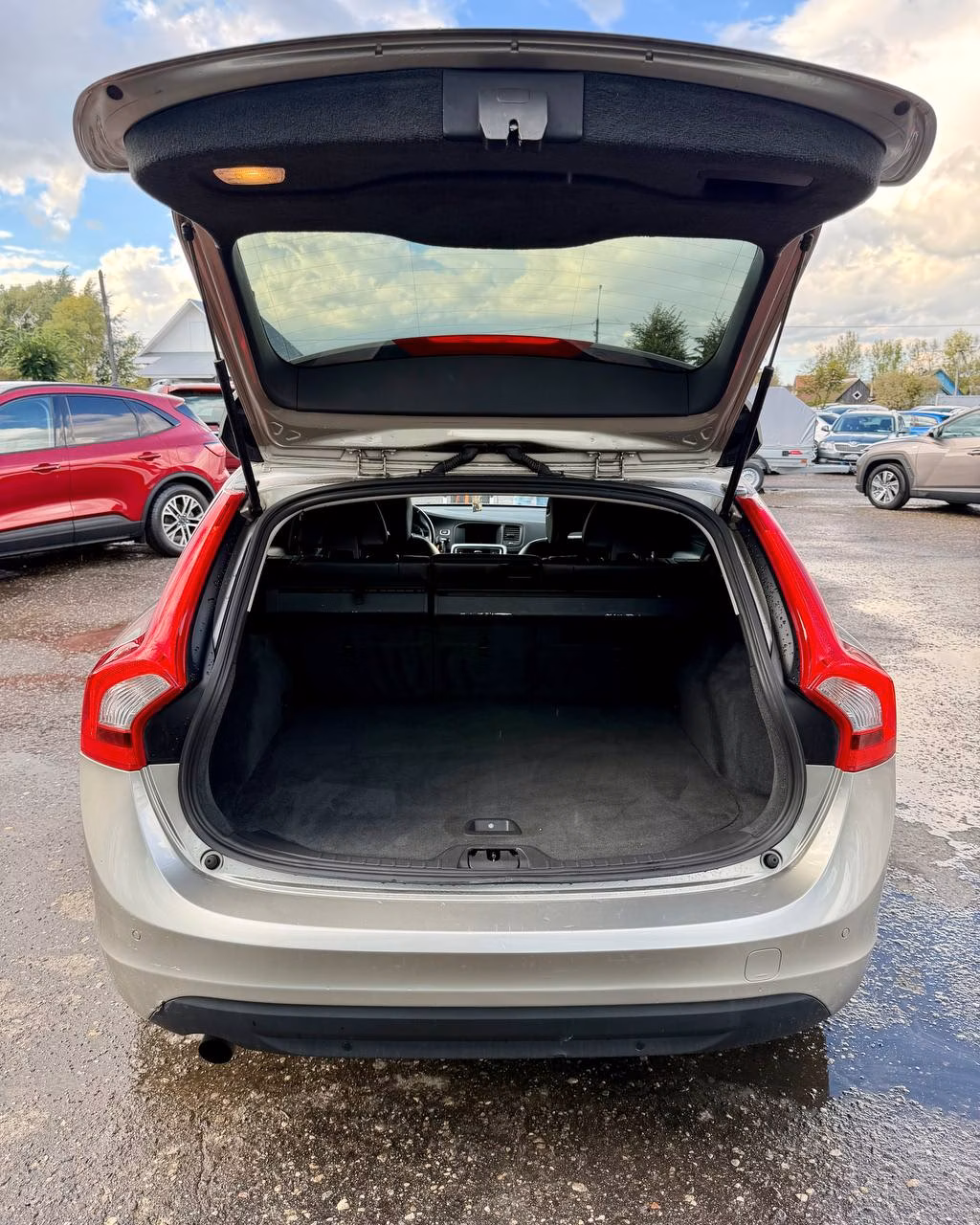 Volvo V60 фото 12