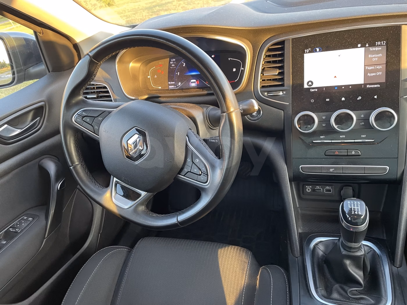 Renault Megane фото 6