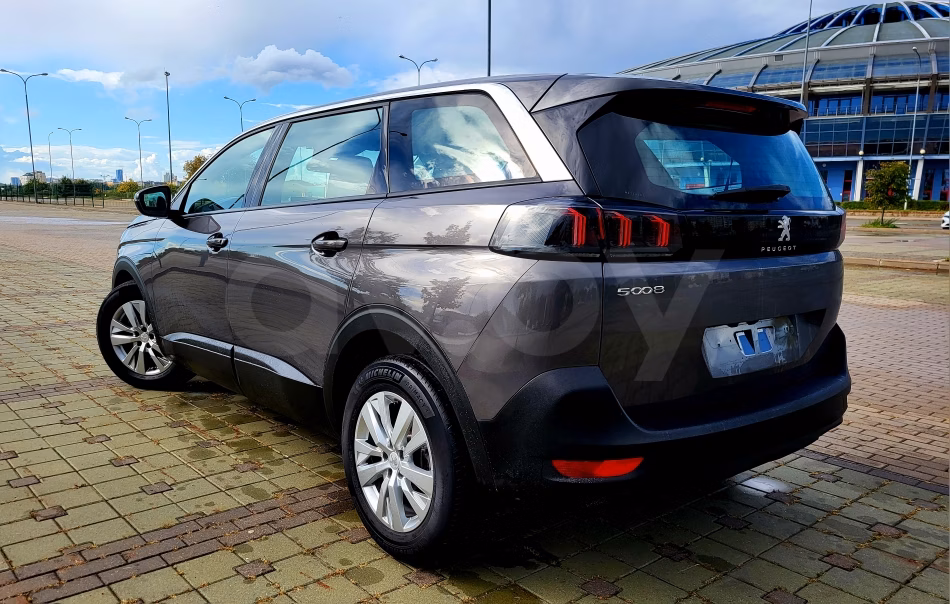 Peugeot 5008 фото 3