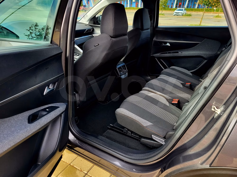Peugeot 5008 фото 11