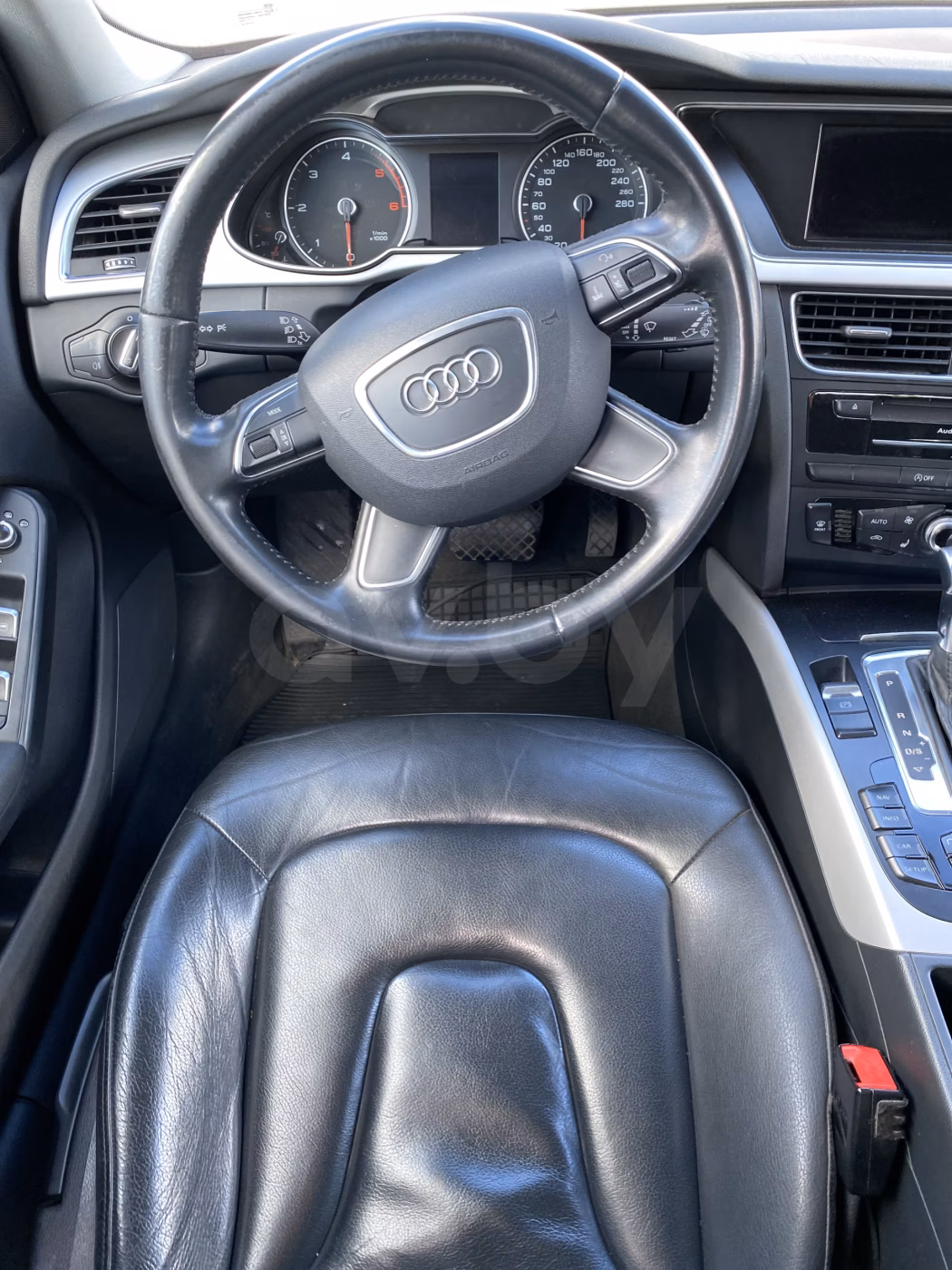 Audi A4 фото 12