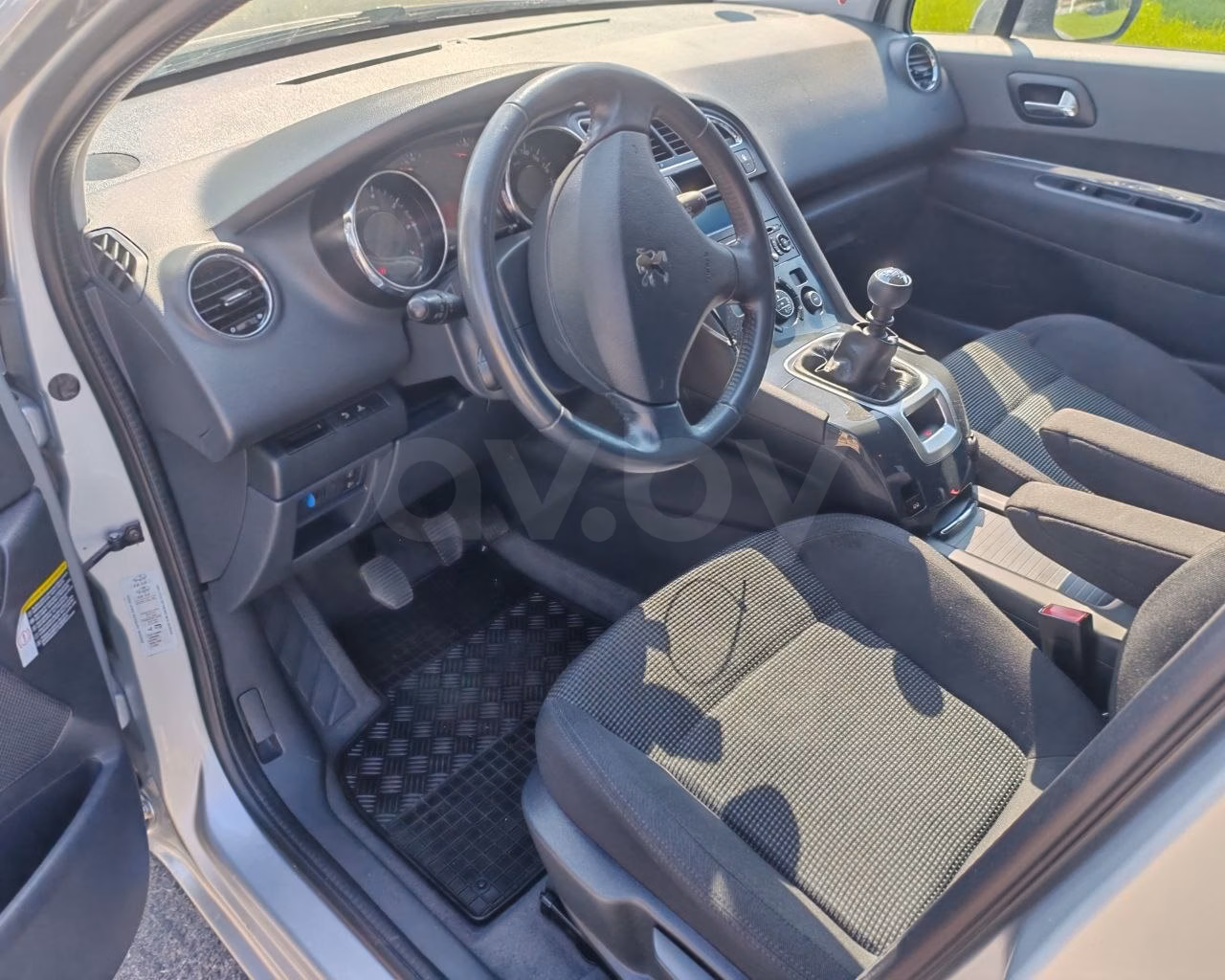 Peugeot 5008 фото 16