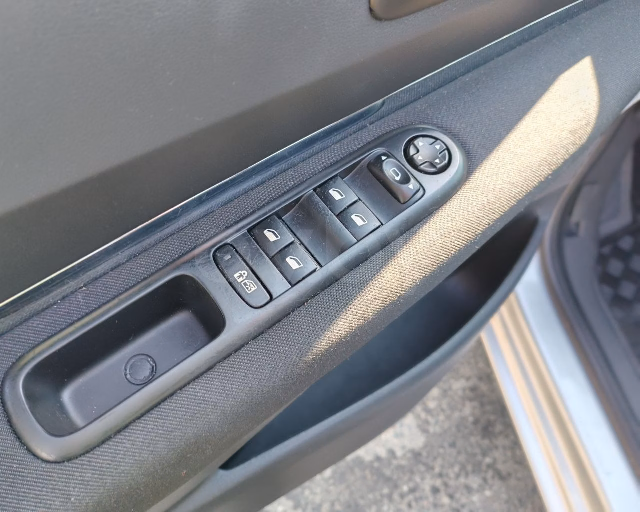 Peugeot 5008 фото 13