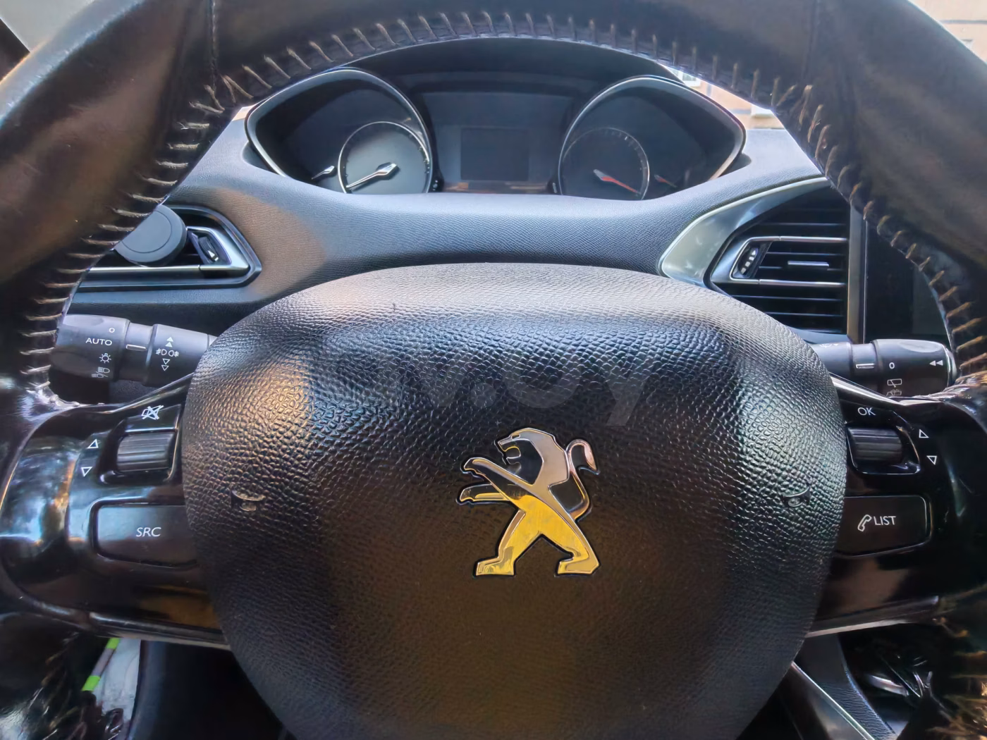 Peugeot 308 фото 4