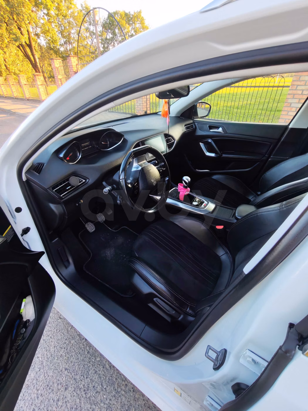 Peugeot 308 фото 2