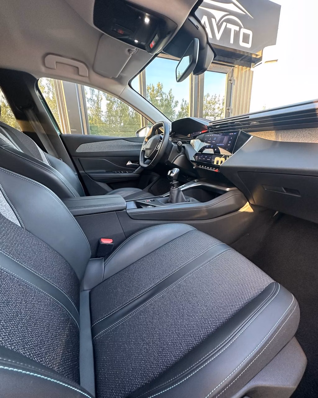 Peugeot 308 фото 11
