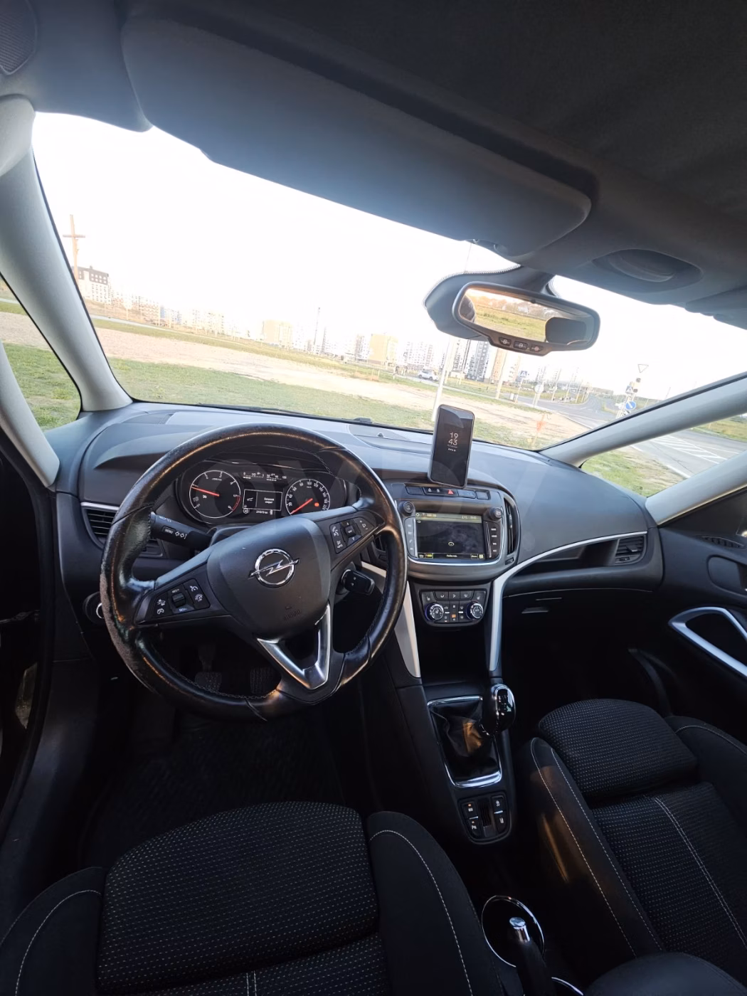 Opel Zafira фото 10