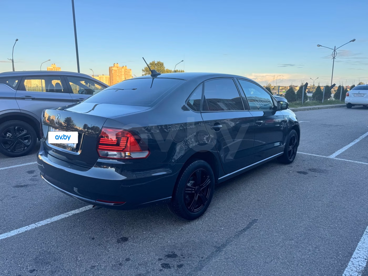 Volkswagen Polo Sedan фото 2