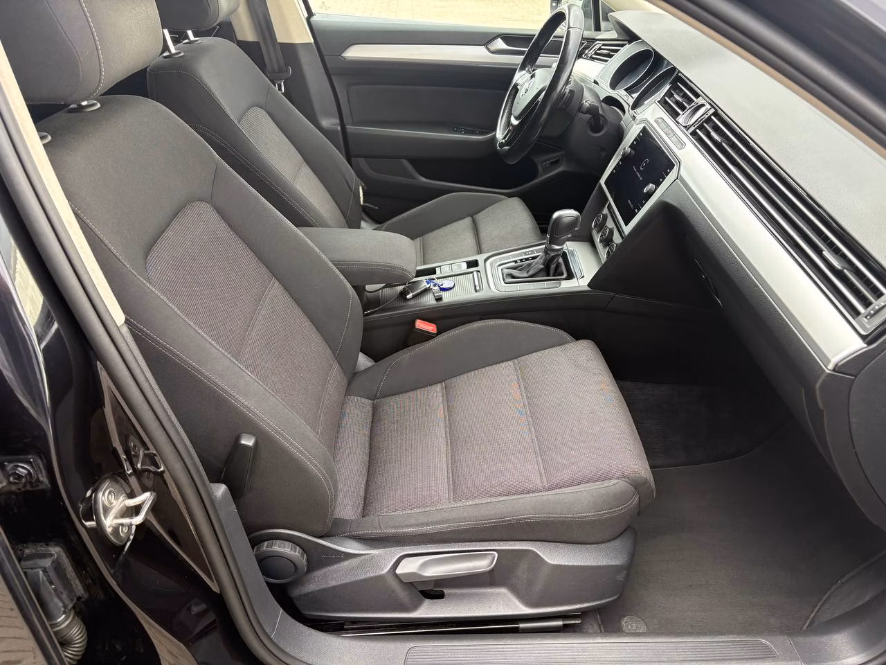 Volkswagen Passat фото 17