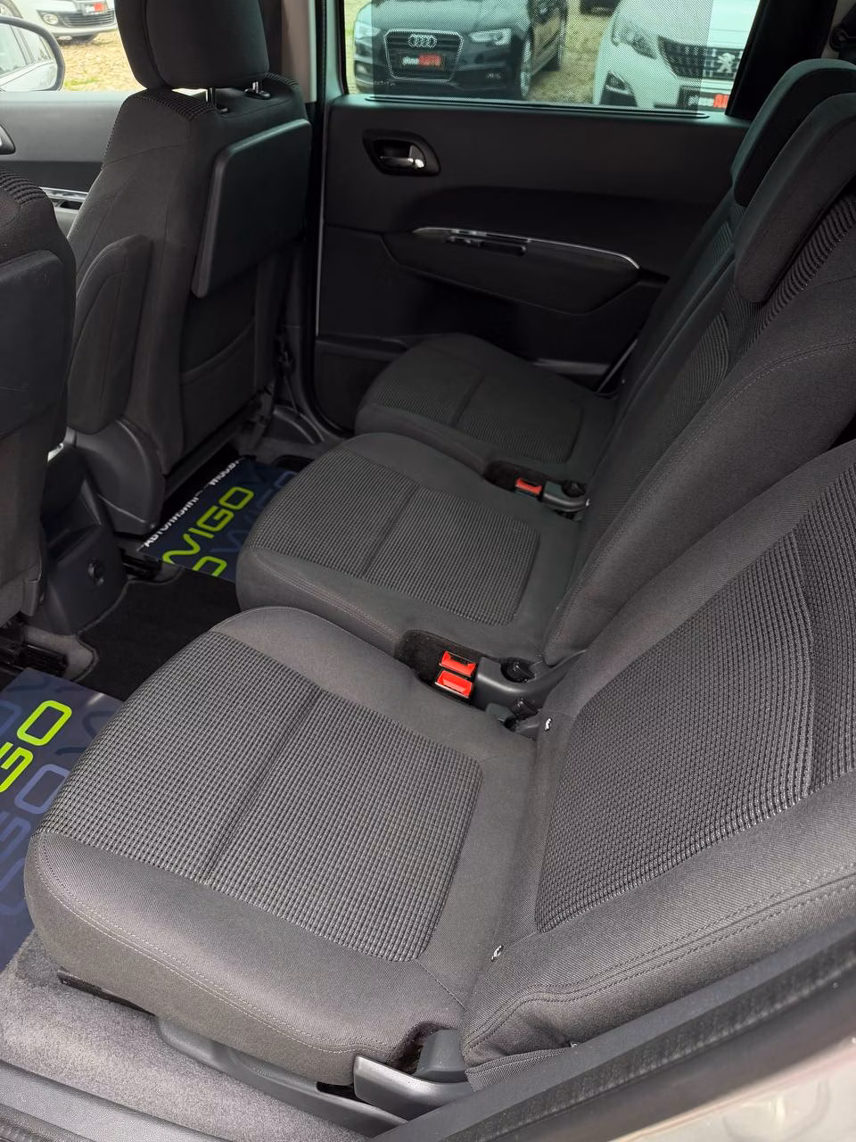 Peugeot 5008 фото 11