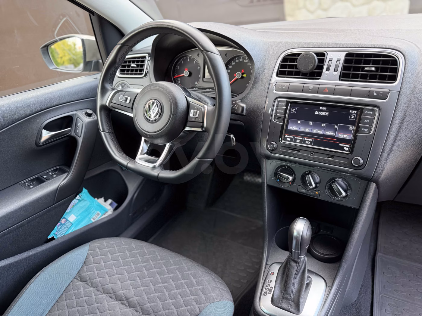 Volkswagen Polo Sedan фото 12