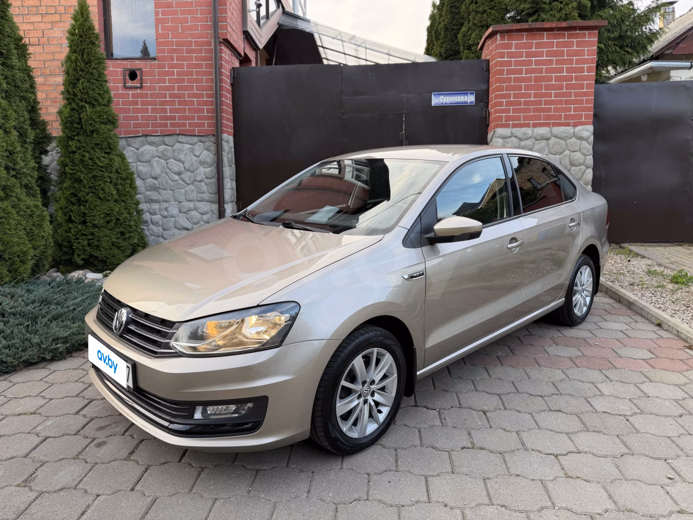 Volkswagen Polo Sedan