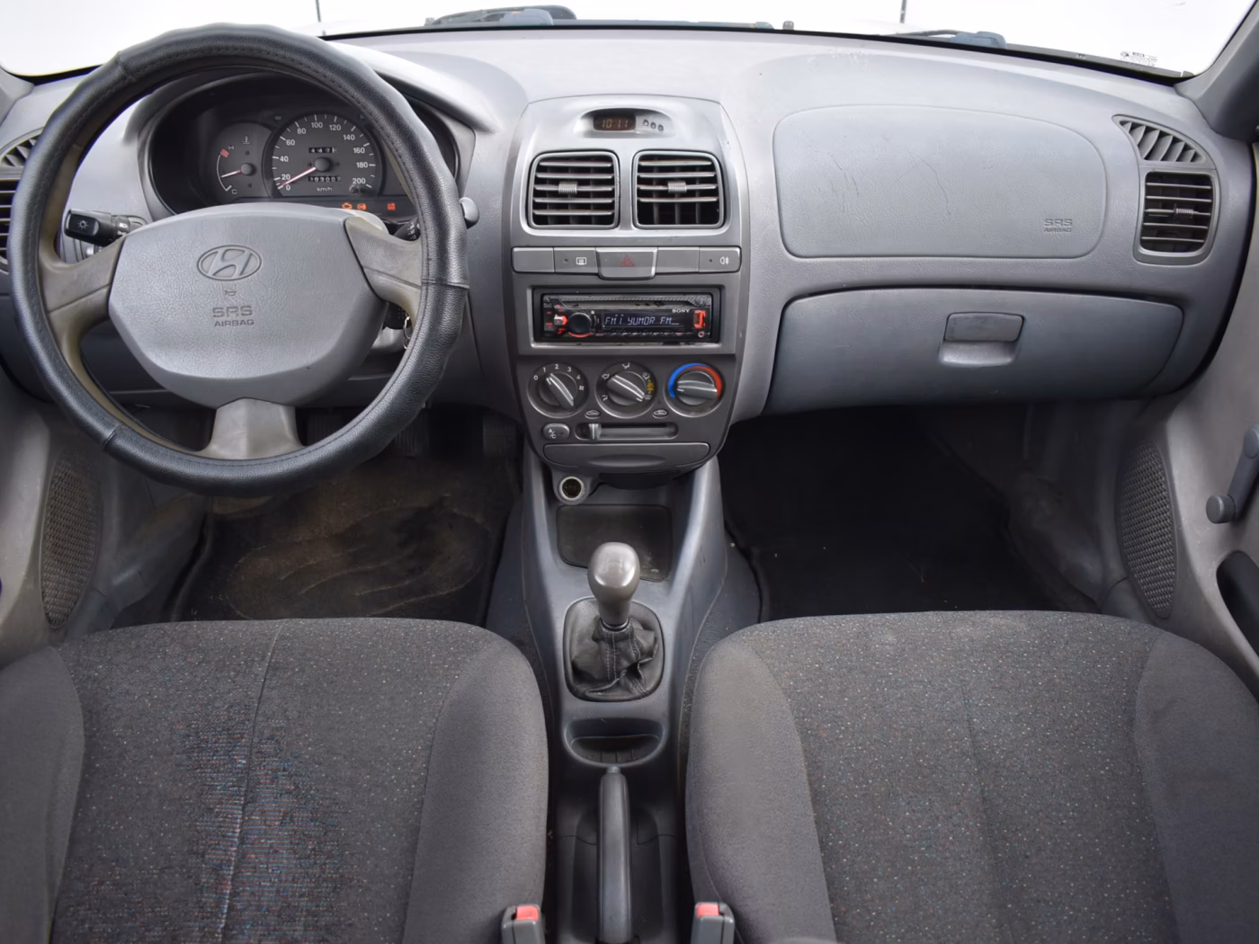 Hyundai Accent фото 9