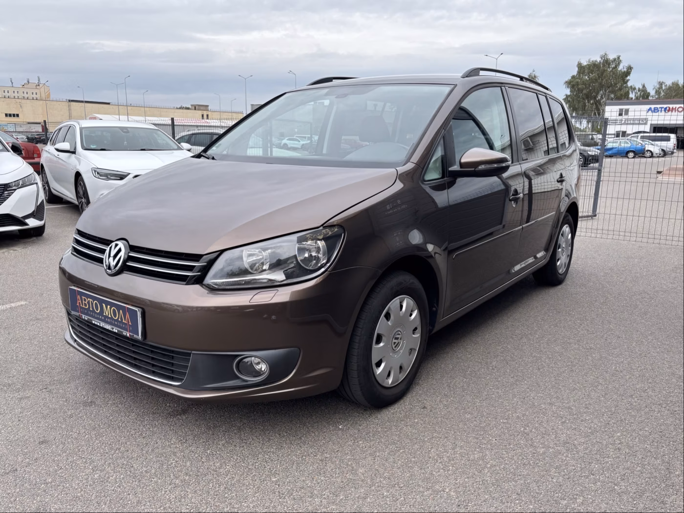 Volkswagen Touran фото 6