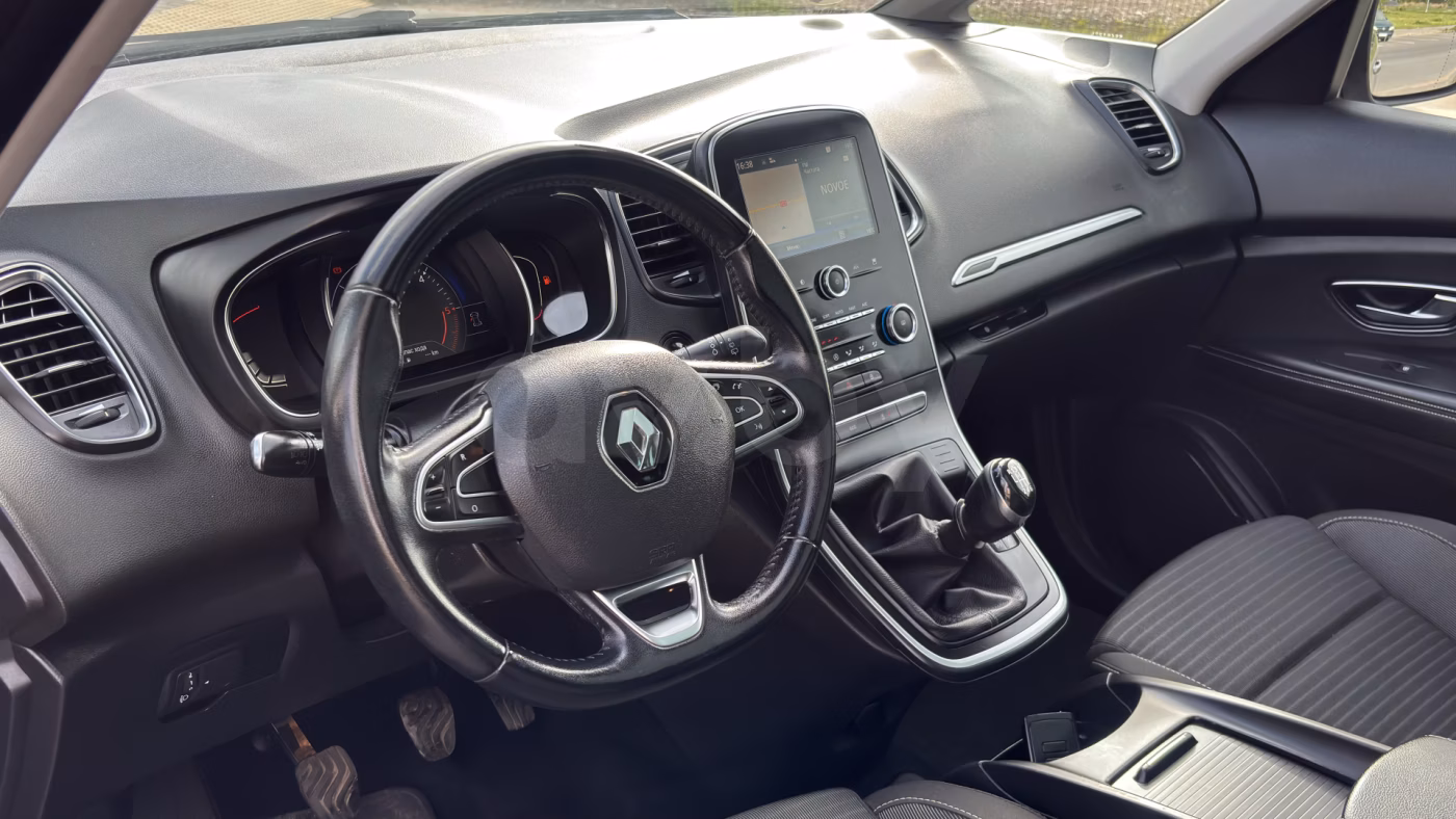 Renault Scenic фото 11
