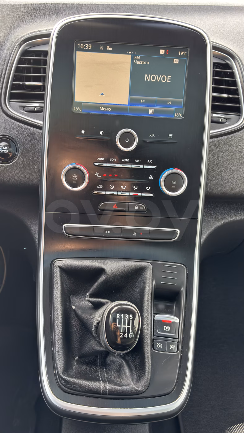 Renault Scenic фото 15