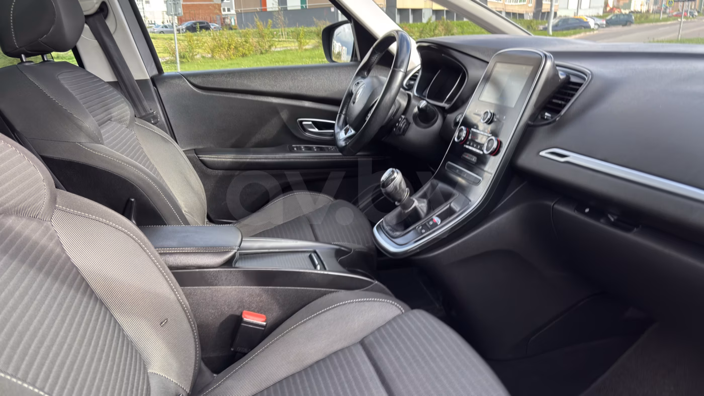 Renault Scenic фото 10
